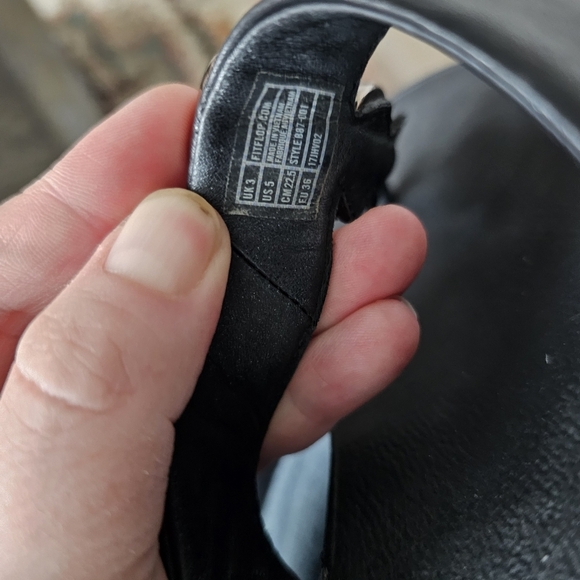 FitFlop Rola Glitzy Crystal Thong Sandals - Picture 7 of 7